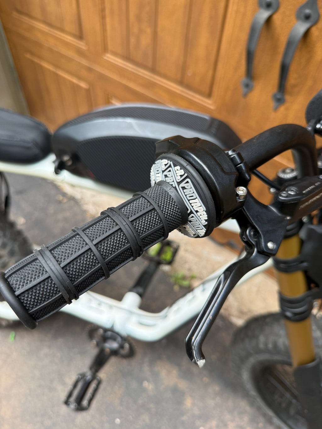 Black pro taper grips