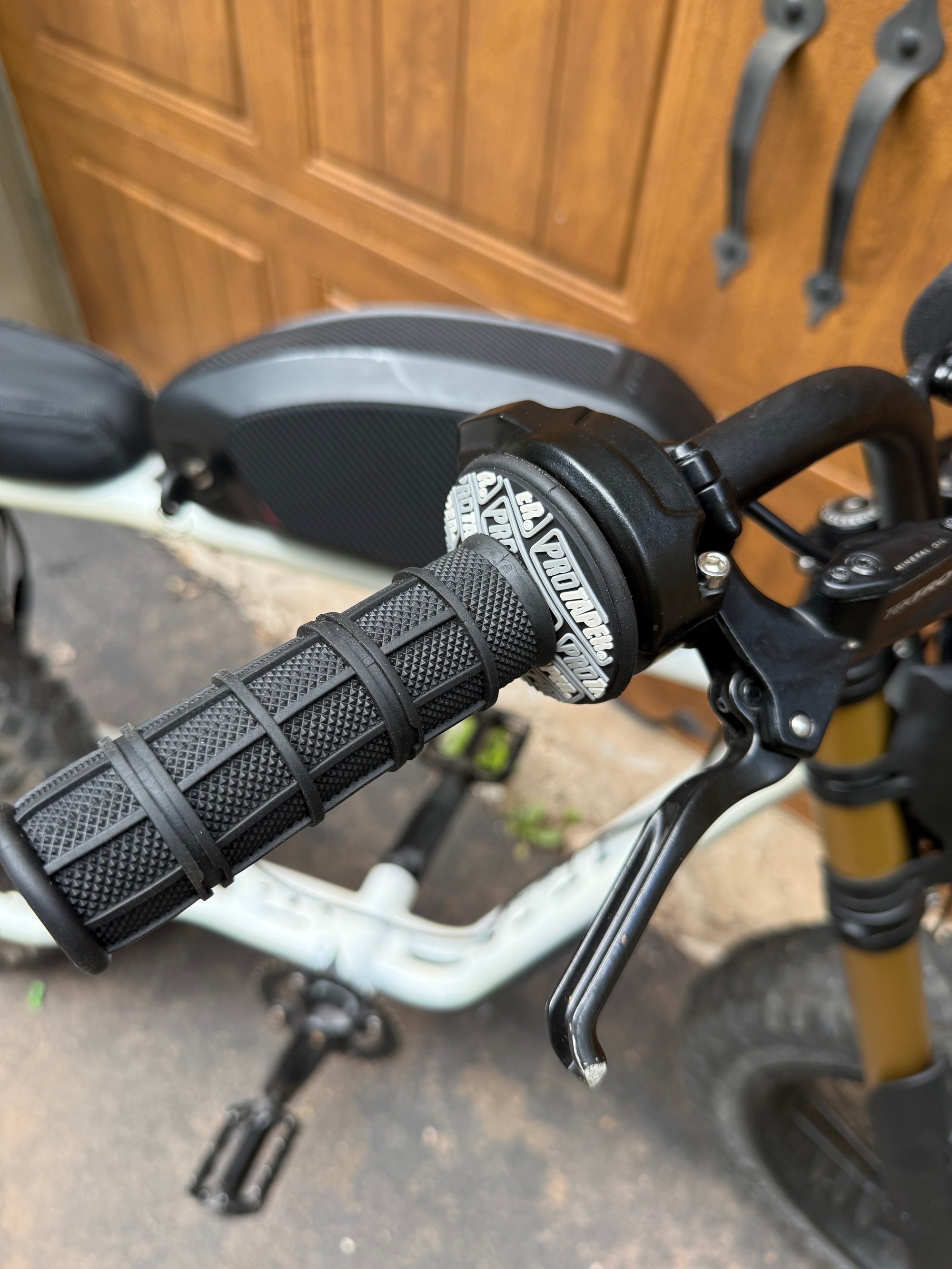 Black pro taper grips